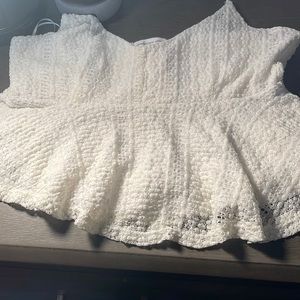 I am selling a brand new shirt that as not be worn yet